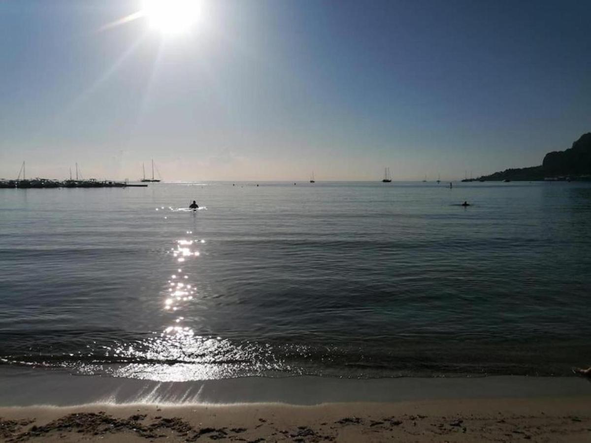 Casa Mare Me' Apartment มอนเดลโล ภายนอก รูปภาพ