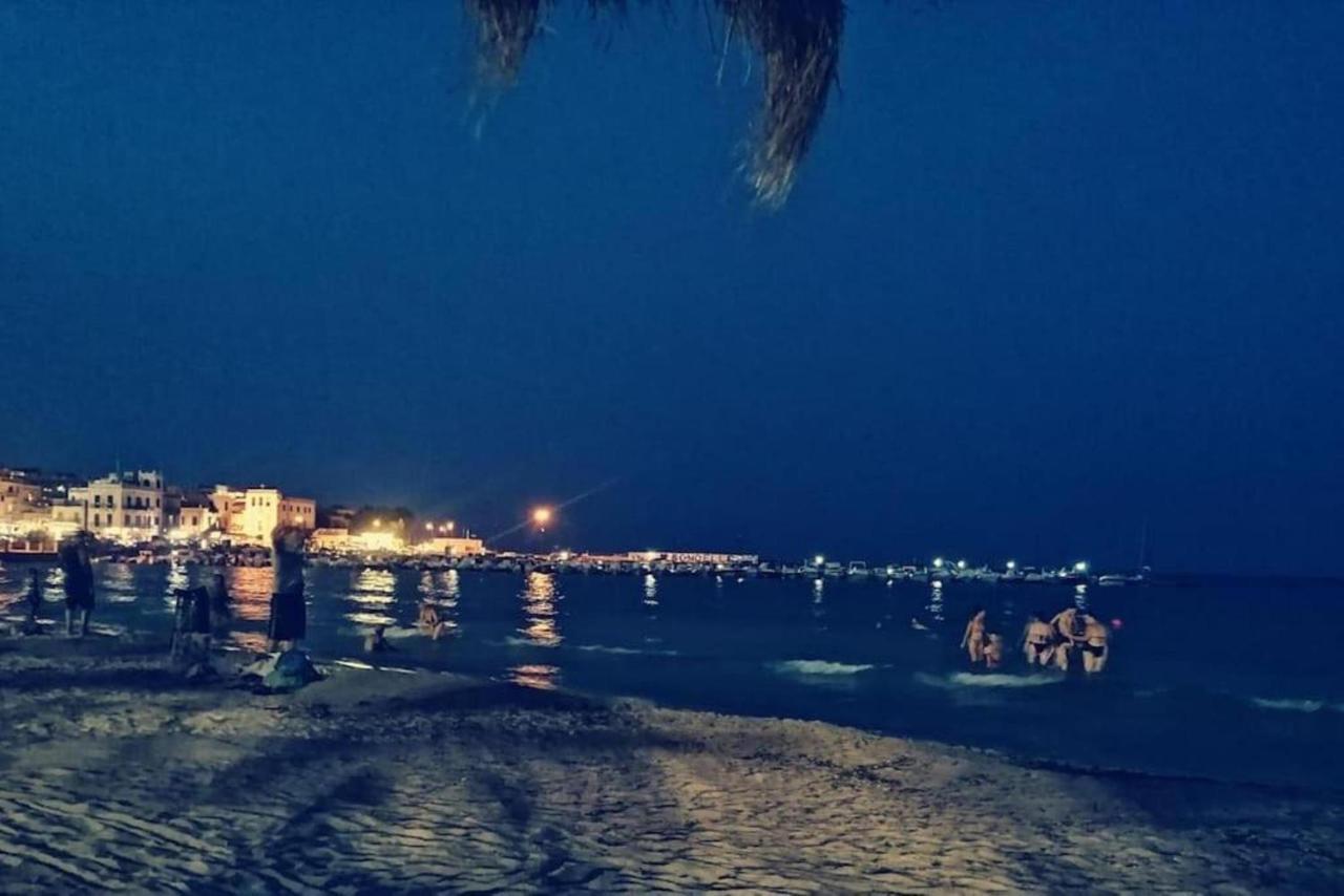 Casa Mare Me' Apartment มอนเดลโล ภายนอก รูปภาพ